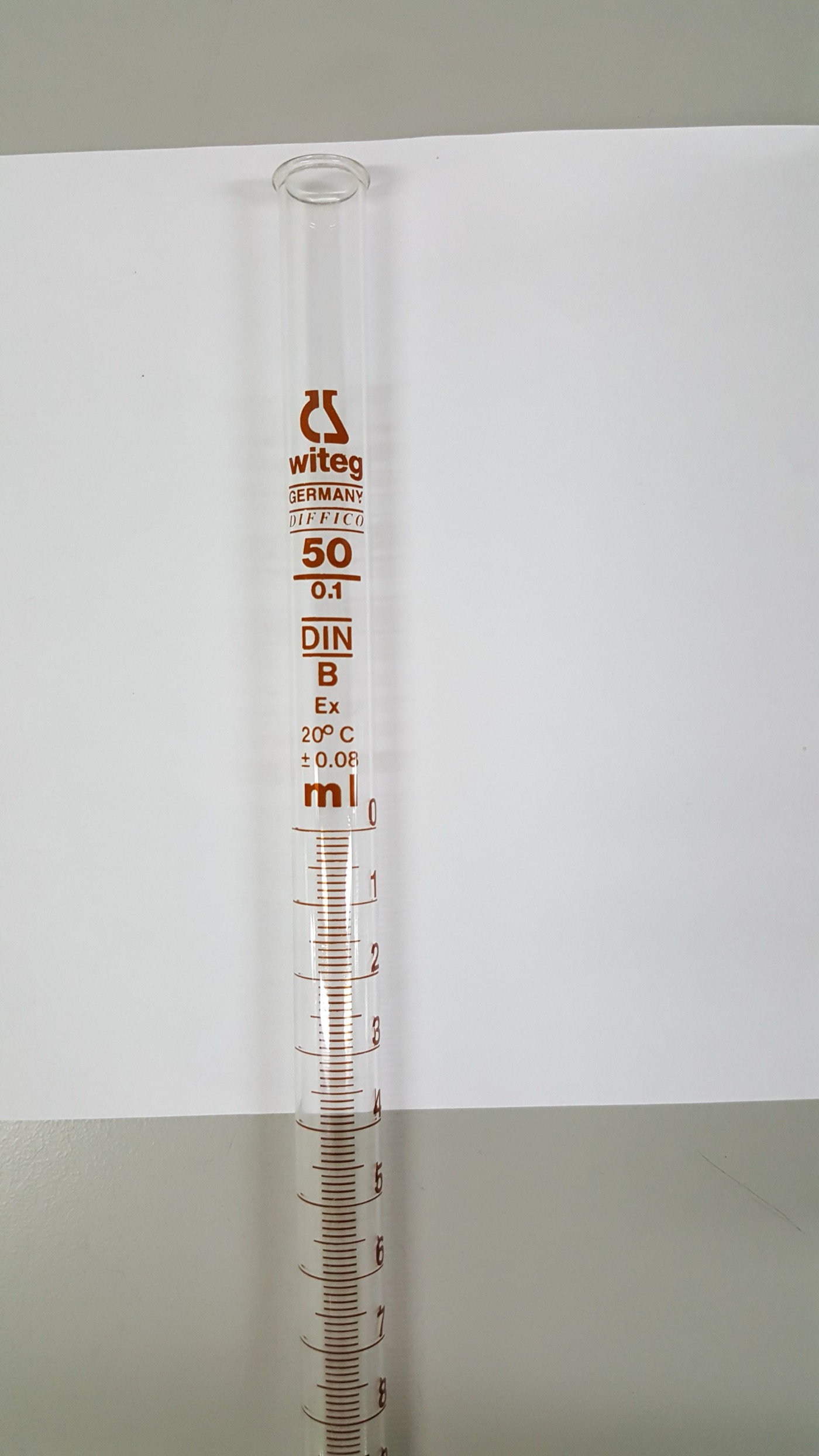 A burette in a laboratory. The COD test ends in a titration, drop by drop.