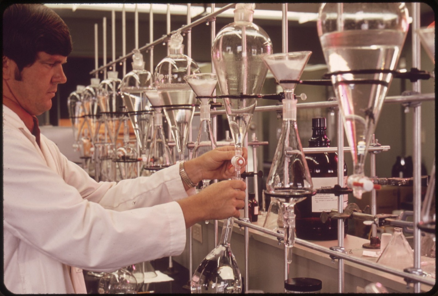 A water chemistry laboratory in the 1970s. A basic test for bacteria and nitrate costs a few tens of dollars, and a small minority of well owners ever order one.