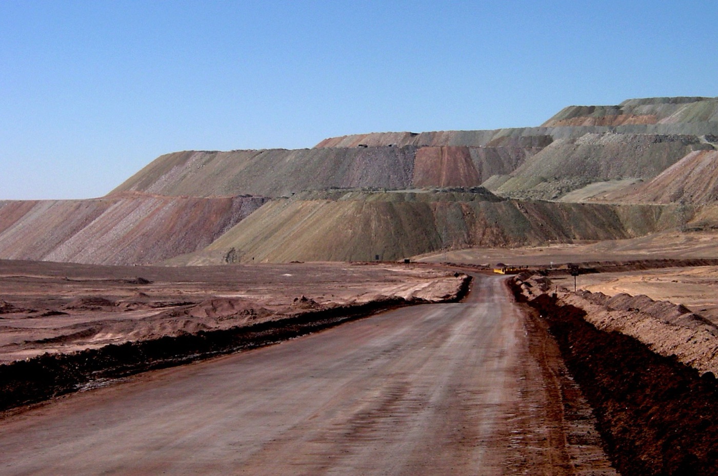 The Escondida mine in the Atacama, the largest copper mine in the world. Its water now comes from the Pacific, three kilometres below.