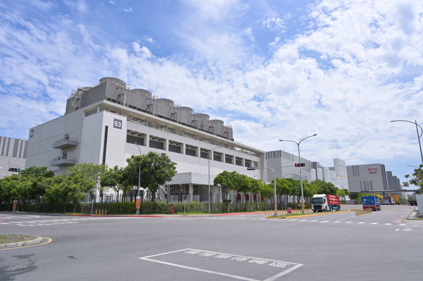 A fab in the Southern Taiwan Science Park. A single plant uses the water of a small town.
