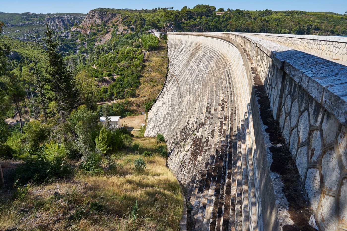 The Marathon dam of 1929, faced with the marble of the Parthenon, the first modern reservoir of the city.