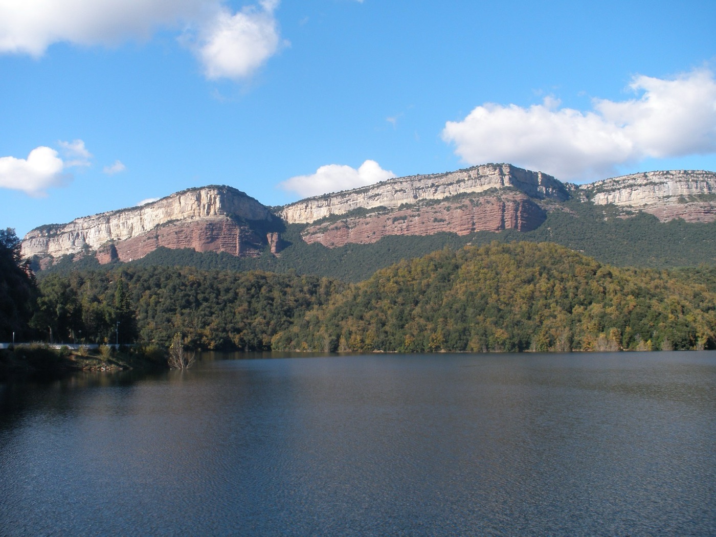 The same reservoir in a wet year. Sau and Susqueda hold most of what Barcelona drinks.
